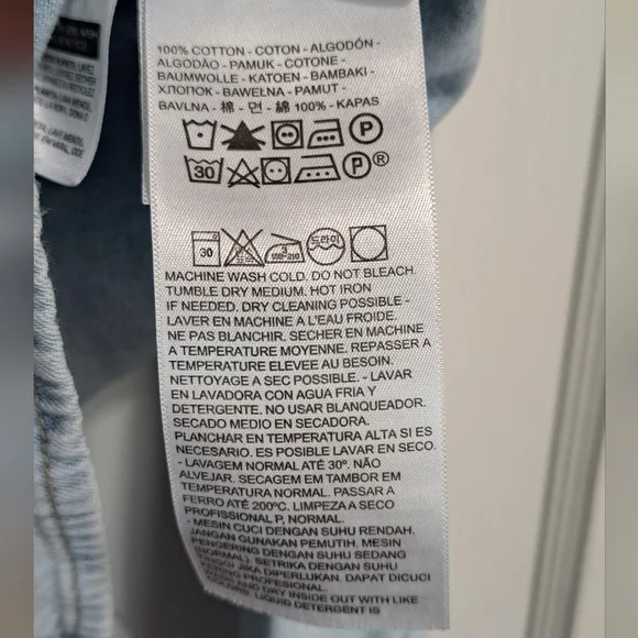 Levi’s Pearl Snap Western Shirt – Women’s Medium (Light Wash Blue, 100% Cotton) - Picture 6 of 10